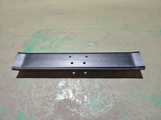 Παπούτσι ερπυστριοφόρου Komatsu PC60 Triple Grouser, βήμα STG135A-8-750-001