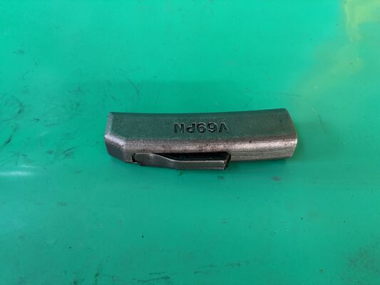 Ανταλλακτικά εκσκαφέα Κάδος Αξεσουάρ δοντιών Πείρος κλειδώματος προσαρμογέα V69PN