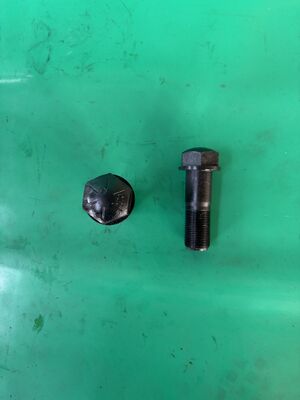 Μπουλόνι ερπυστριοφόρου εκσκαφέα M30X2X90 / Μπουλόνι ερπυστριοφόρου TBM30X2X90