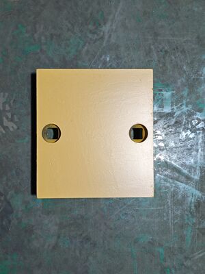 1324715Β Στροφή τύπου γάτας στις ακμές κοπής για φορτιστή